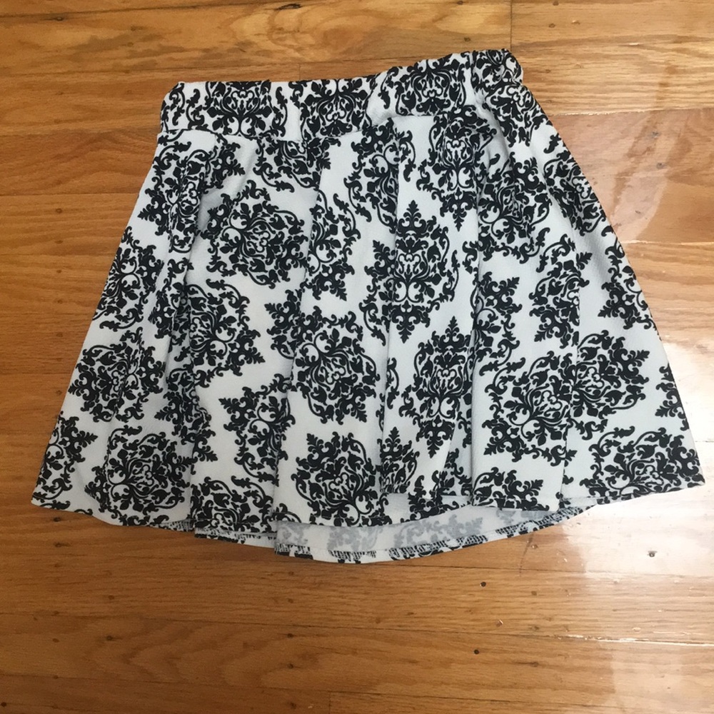 Like New White Flowy Skirt with Designs. One Size